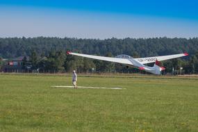 Glider Fly Aviation geen grass