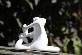 Yoga Frog statue