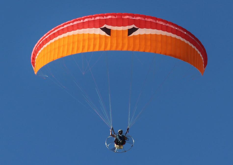 Motor Gliders Paraglider red