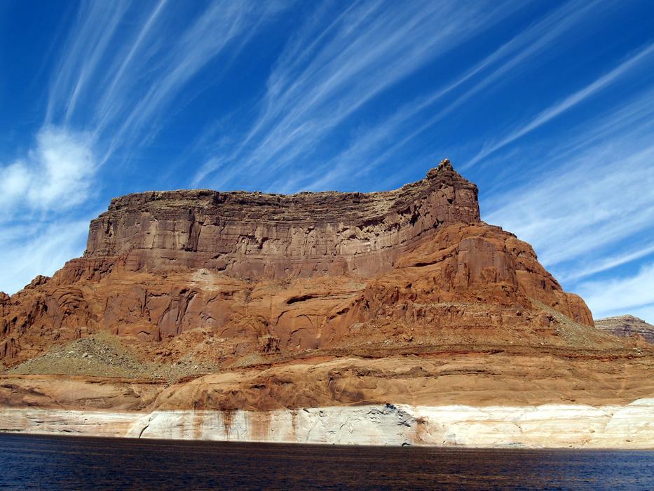 lake near the big rock in arizona