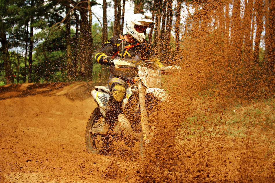 Enduro in sand
