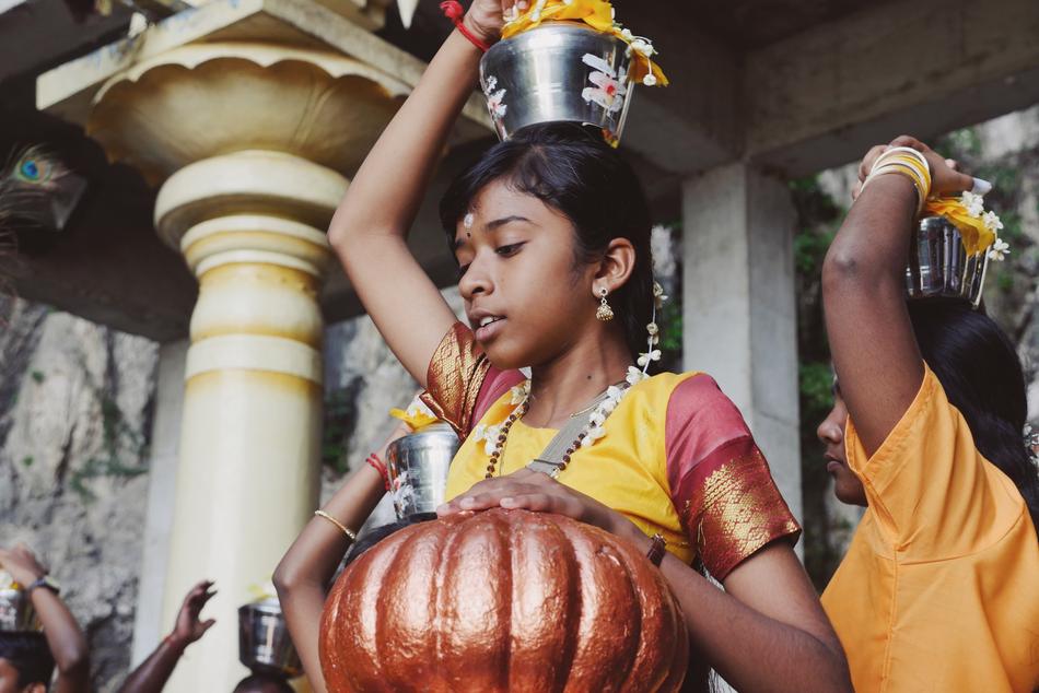 asian girls and ritual dance