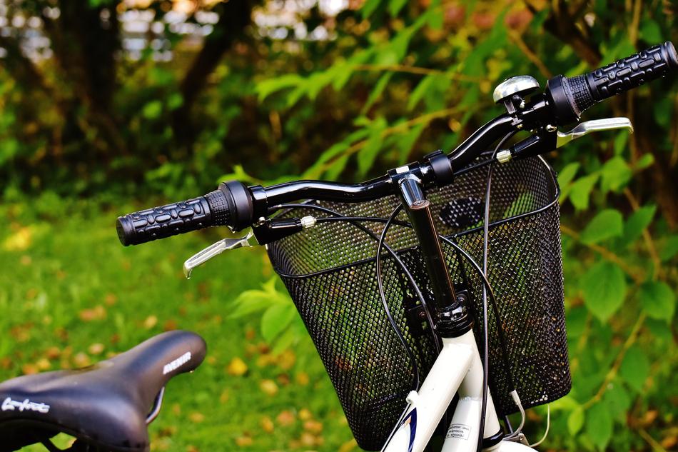 bicycle with wire basket over front Wheel outdoor