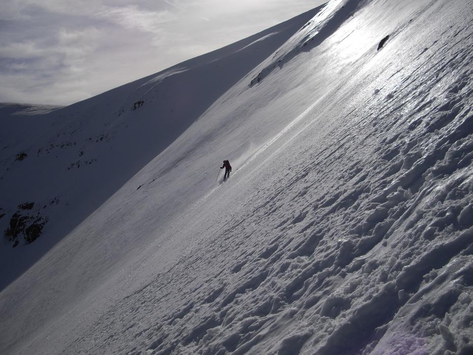 Ice skiing on Mountain Moncayo