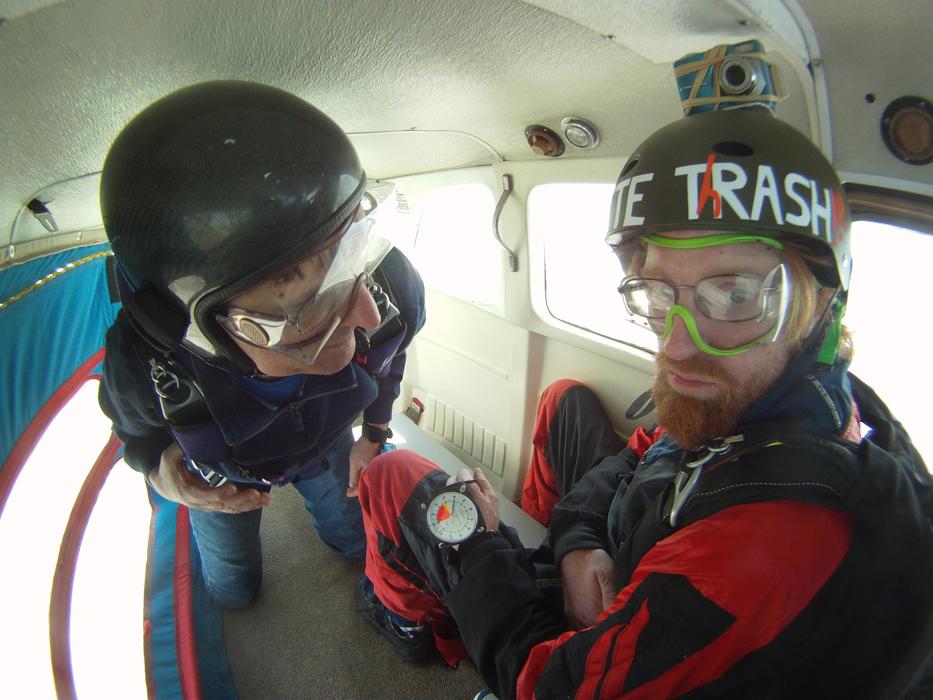 Skydiving sport game