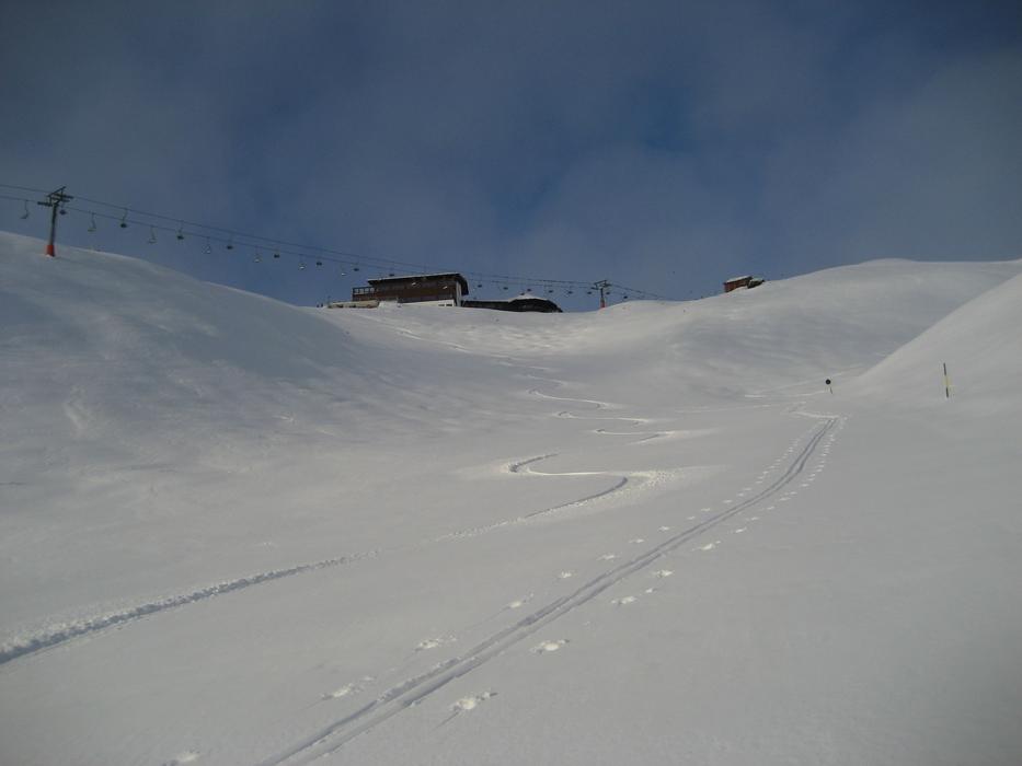 ski tracks on slope at dusk, austria, SÃ¶lden