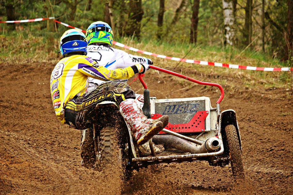 enduro motorcycle sidecars in mud