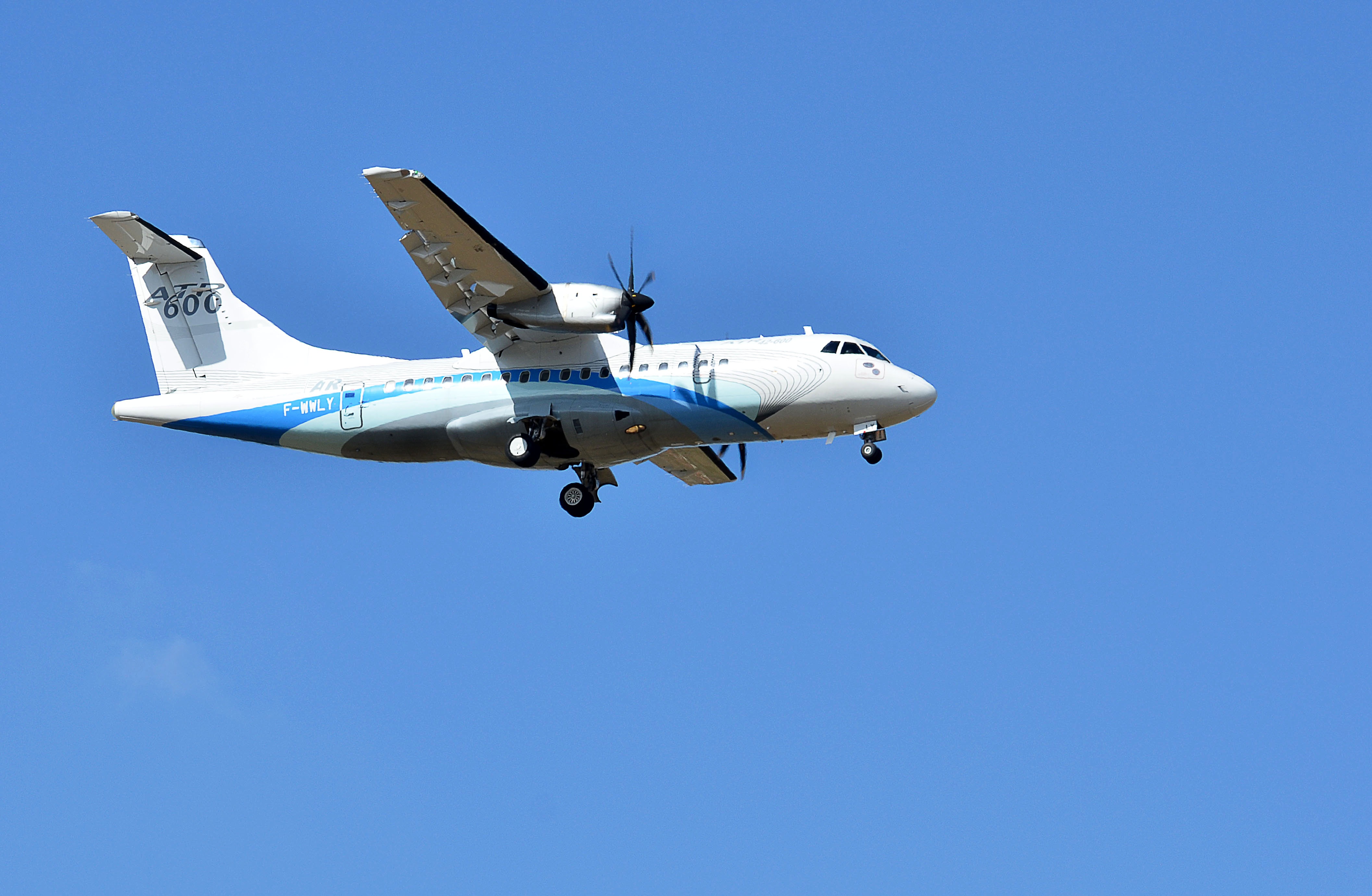 Aviation Atr 600 in a flight free image download