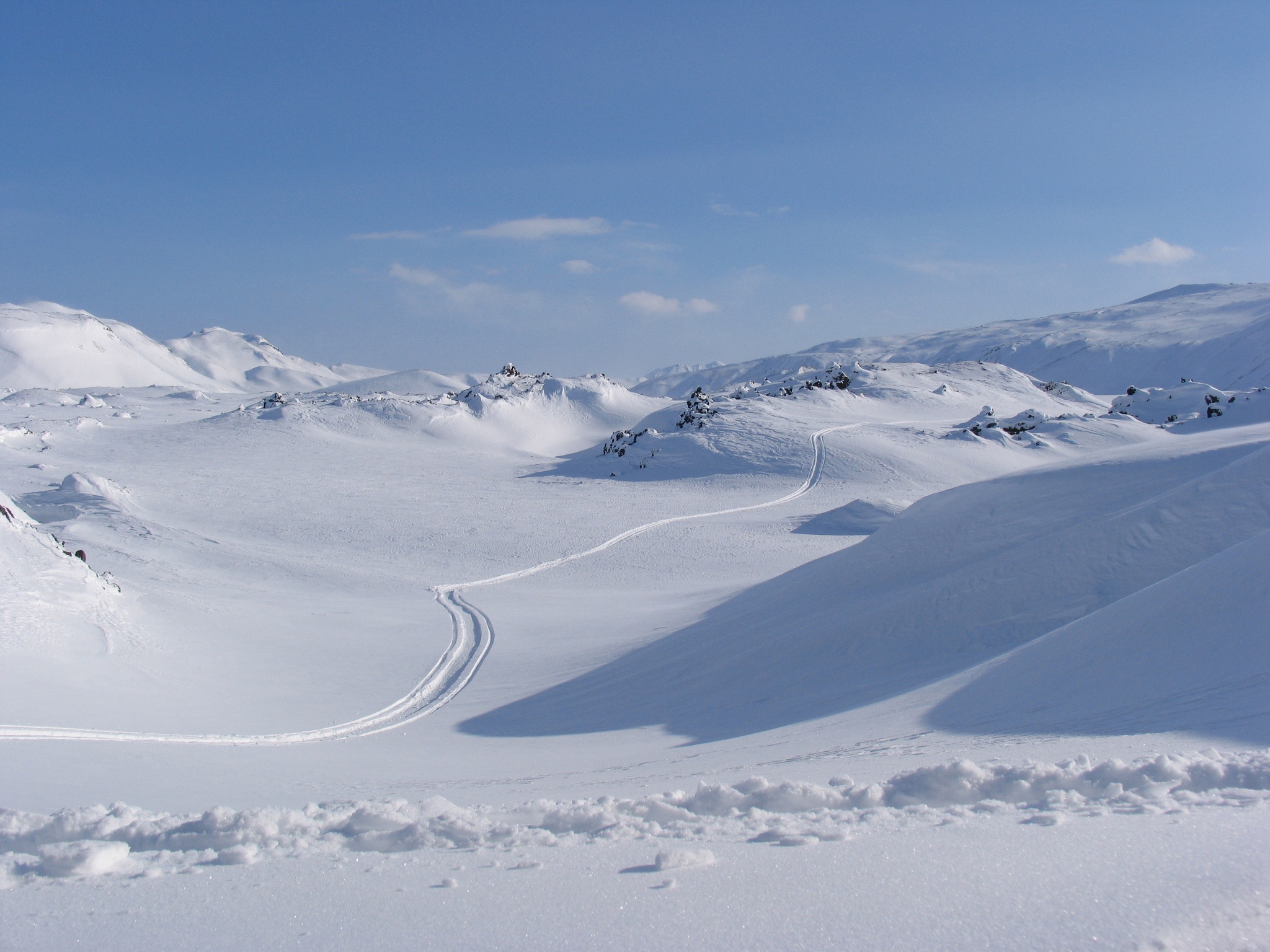 Снег долина. Snow Valley Камчатка. Снежная Горная Долина. Горы снег Долина.