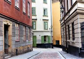old stone buildings in the narrow streets of Stockholm