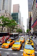 yellow taxis in new york traffic