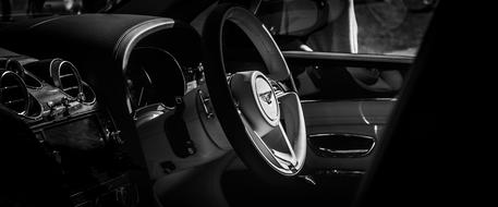 Steering wheel of the Bentley Car