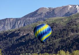 Balloon Hot Air and Mountains