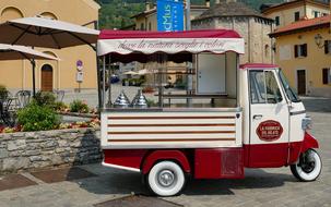 ice cream truck in Italy