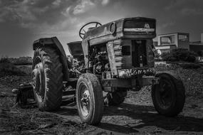 Tractor Old Rusty monochrome