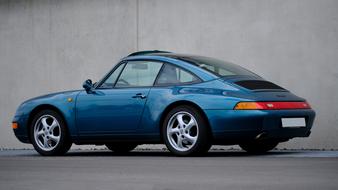 Porsche Targa 911, oldtimer Sports car at concrete wall