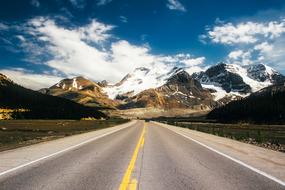 highway as a tourism road