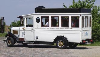 Bus Oldtimer white