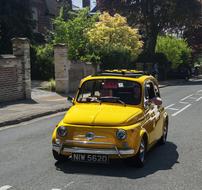 Fiat 500 yellow Auto