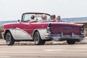 Cuba Havana MalecÃ²n car