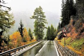 autumn photo of a dangerous section of the highway