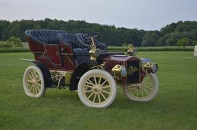 photo of a 1905 cadillac on the lawn