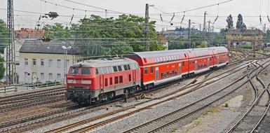 Regional-Express Doppelstockzug on railroad tracks