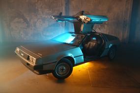 Car delorean