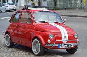 Fiat 500 Oldtimer red