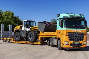 Transport Low-Bed Trailer yellow