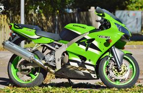 green Motorcycle Kawasaki Zx6R