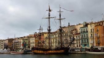 Transport Sete boat
