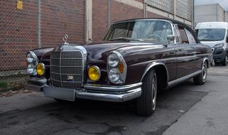 Auto Mercedes retro