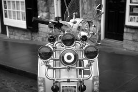 Scooter 1960S Retro black and white