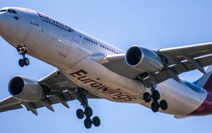 Aircraft Chassis Engines fly blue sky