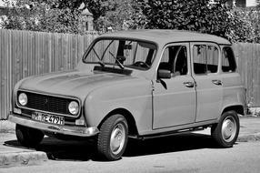 Renault R4 black and white