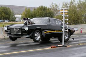 drag racing chevrolet camaro