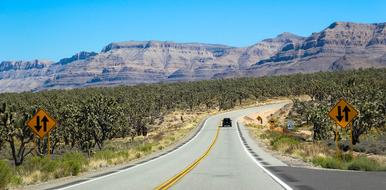 Desert Usa road car