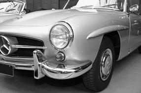 Auto Mercedes black and white