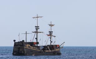 Galleon Pirates ship