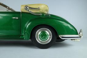 Mercedes 300 S Cabrio green