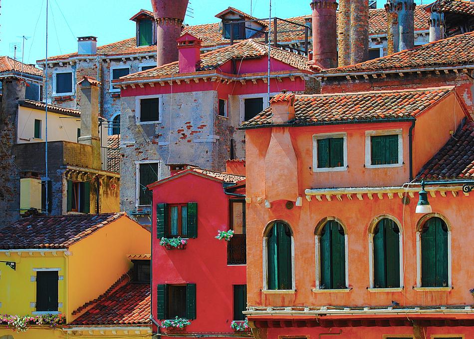 colored architecture in venice