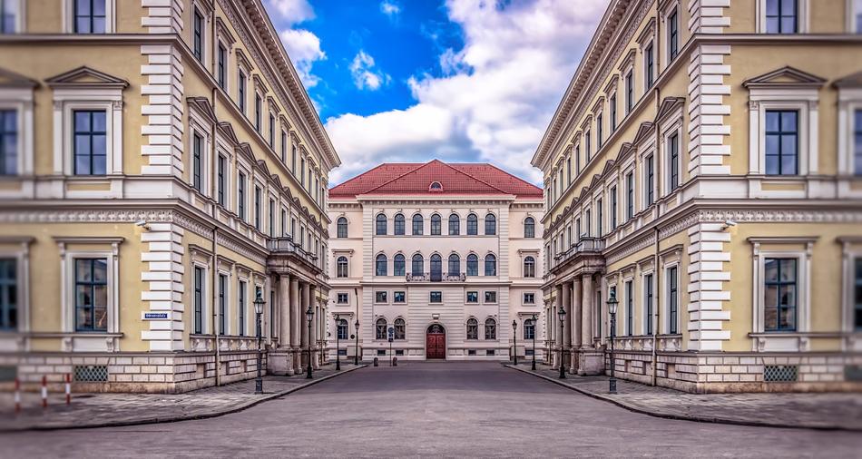 symmetrical architecture at odeonsplatz, Munich