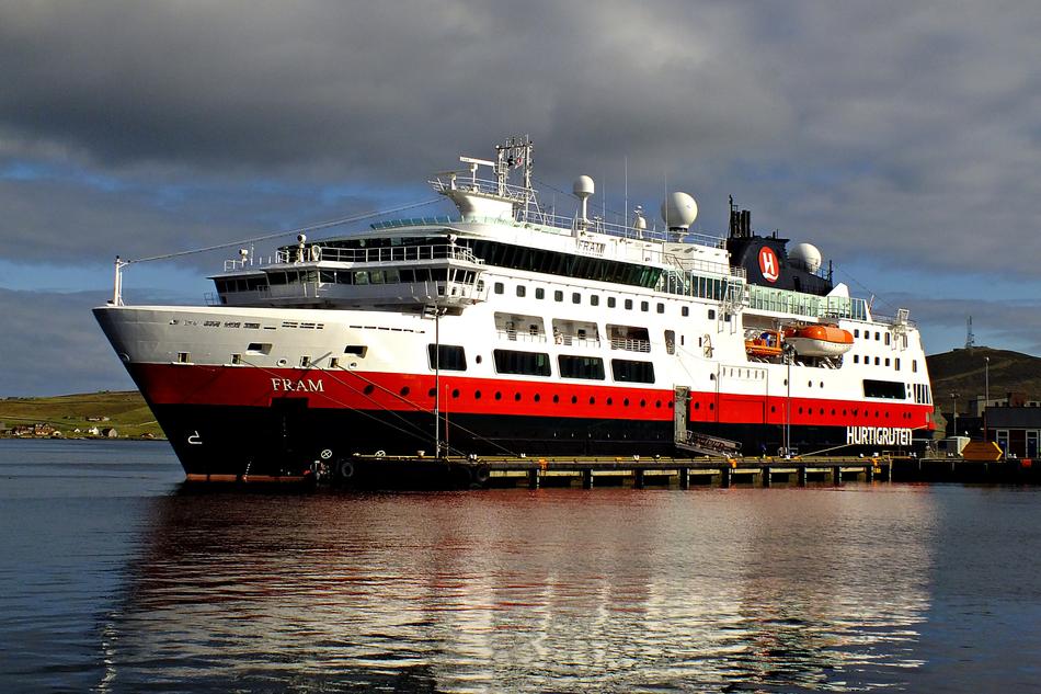 wonderful Cruise Liner