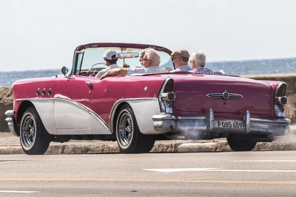 Cuba Havana Malecòn car