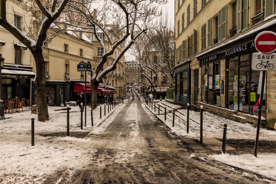 Snow Notre-Dame