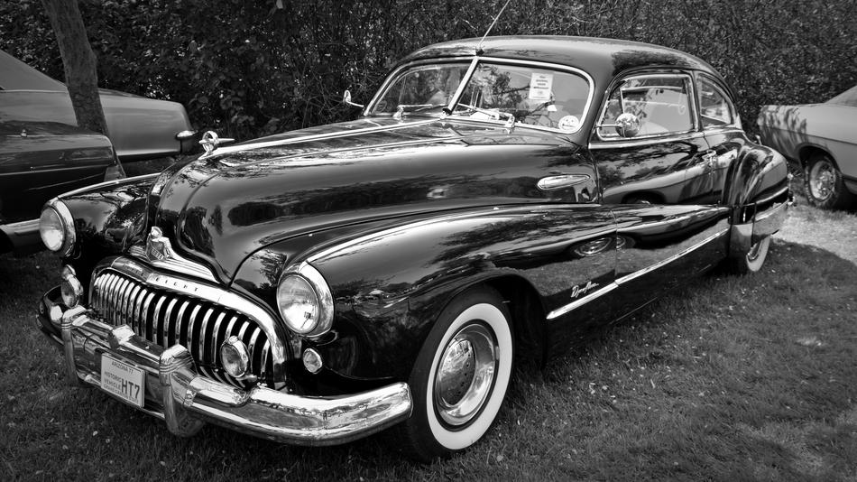 Oldtimer Buick black and white