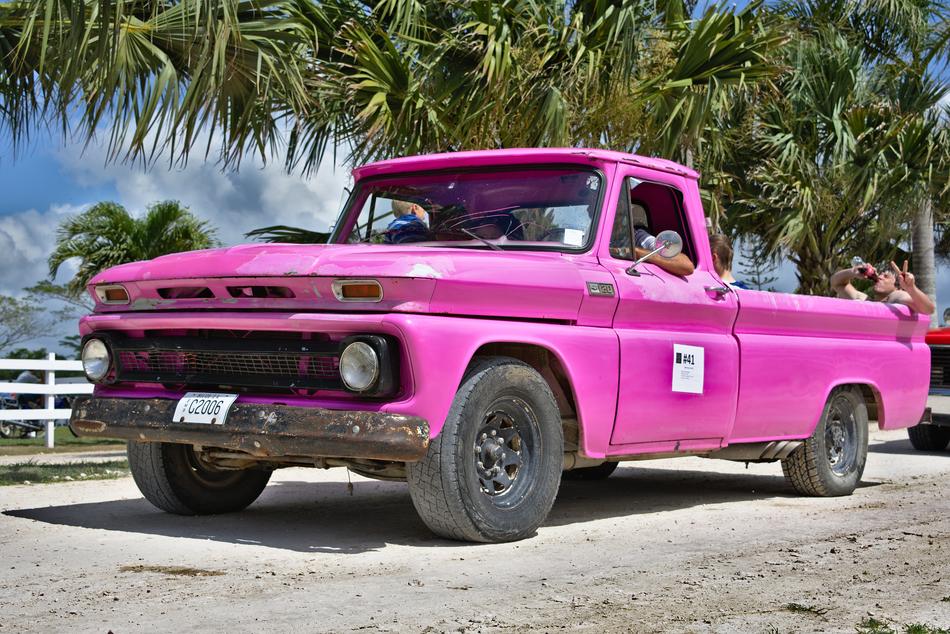 Pickup Truck Antique pink