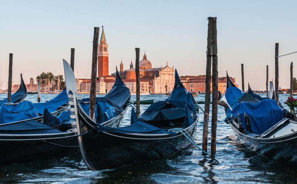 Gondola Venetia boat