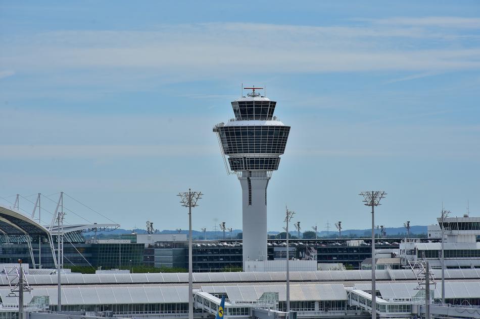 photo of the tower at the airport in Munich